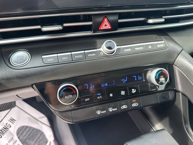 Certified 2024 Hyundai Elantra SEL image 24