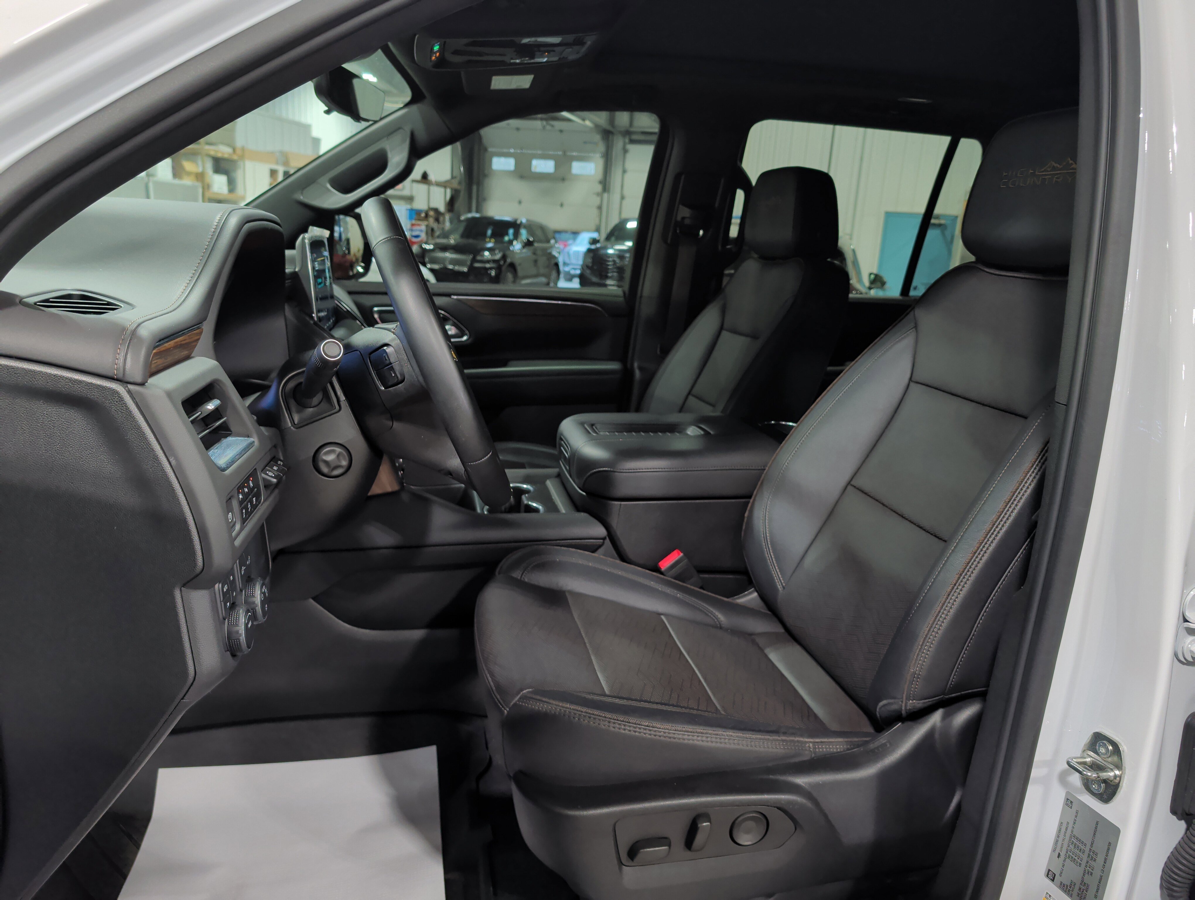 Used 2023 Chevrolet Tahoe High Country image 7