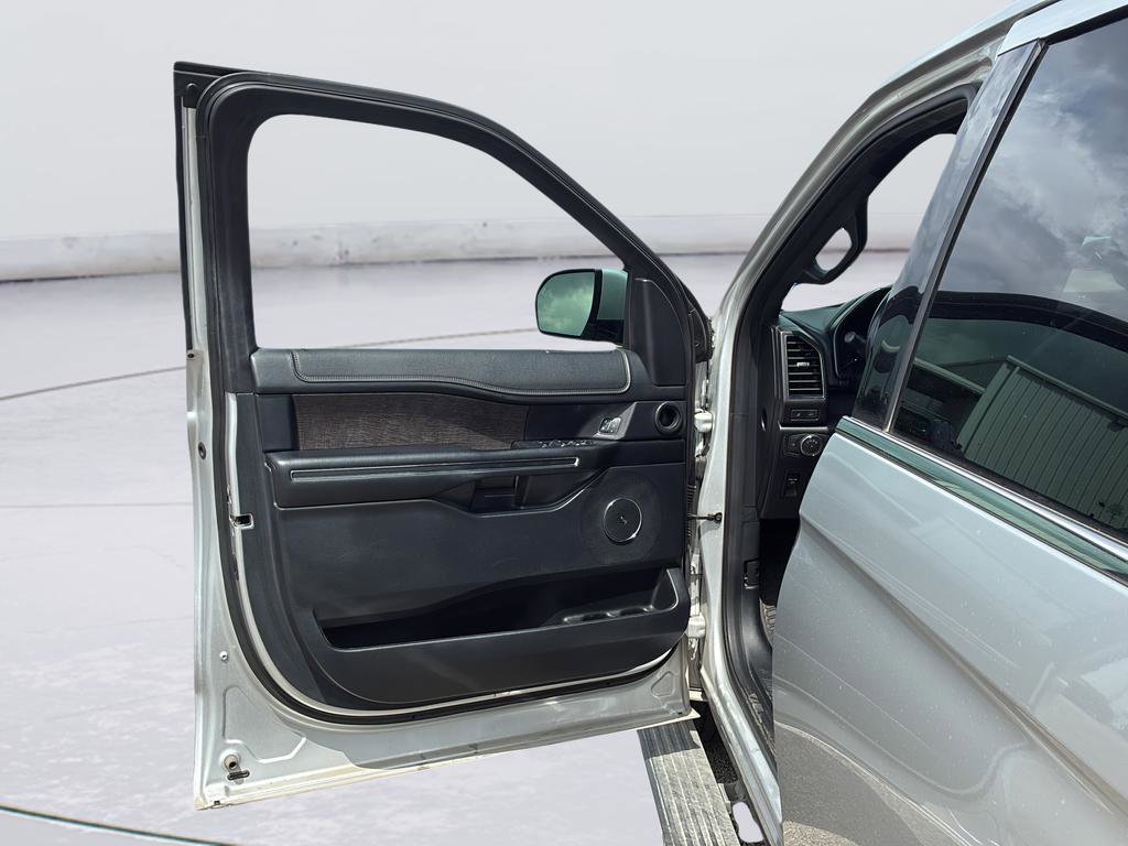 Used 2018 Ford Expedition Limited w/ Driver Assistance Package image 20