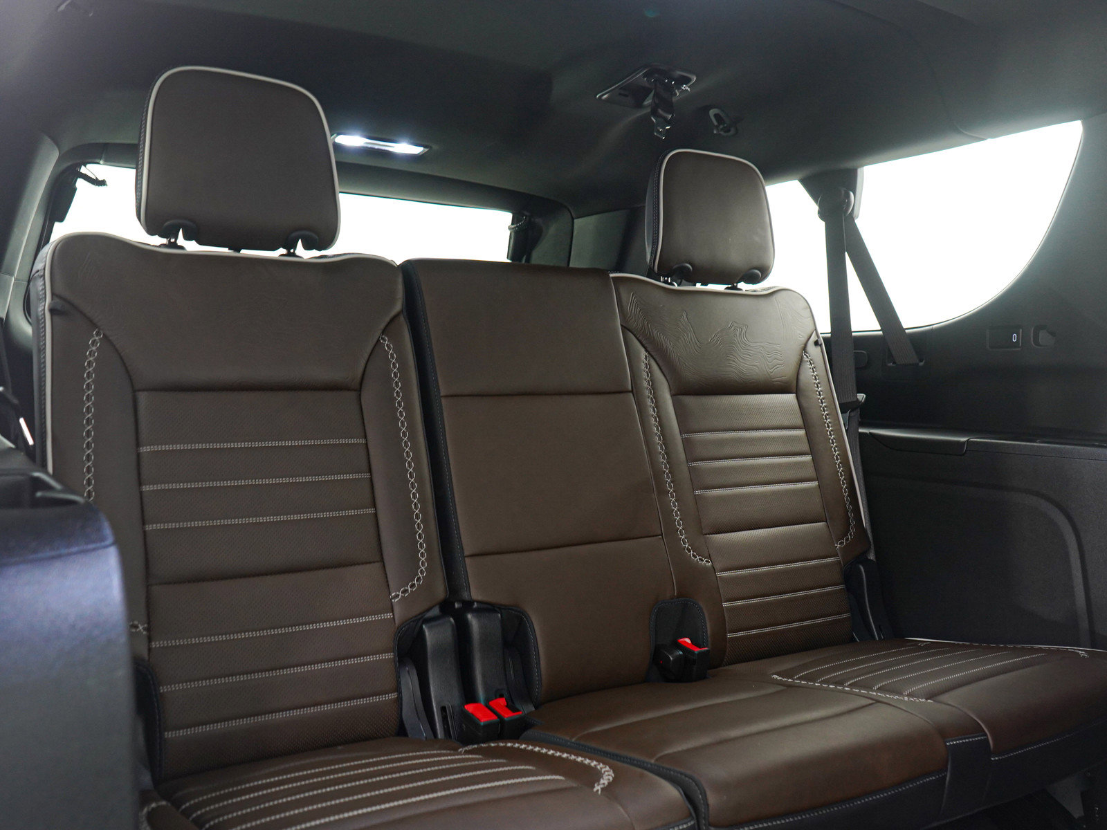 Used 2025 GMC Yukon XL Denali Ultimate w/ LPO, Floor Liner Package image 14