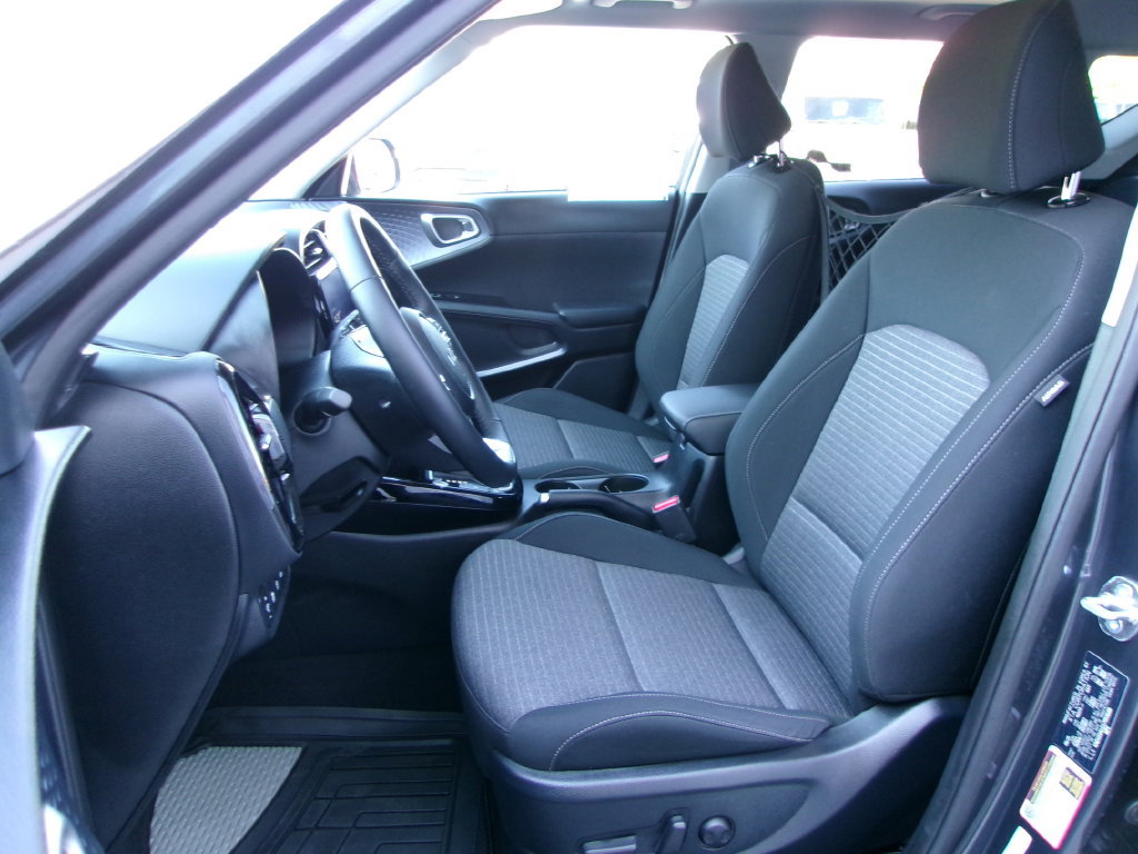 Used 2025 Kia Soul EX FWD image 16