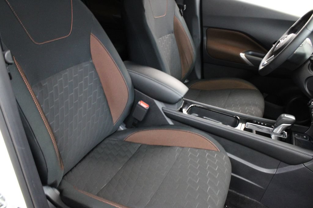 Used 2024 Nissan Kicks SR FWD image 22