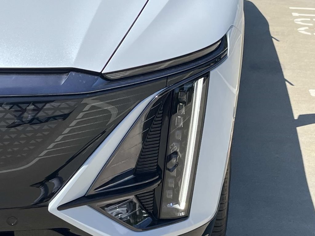 New 2026 Cadillac Lyriq Sport AWD/4WD image 9