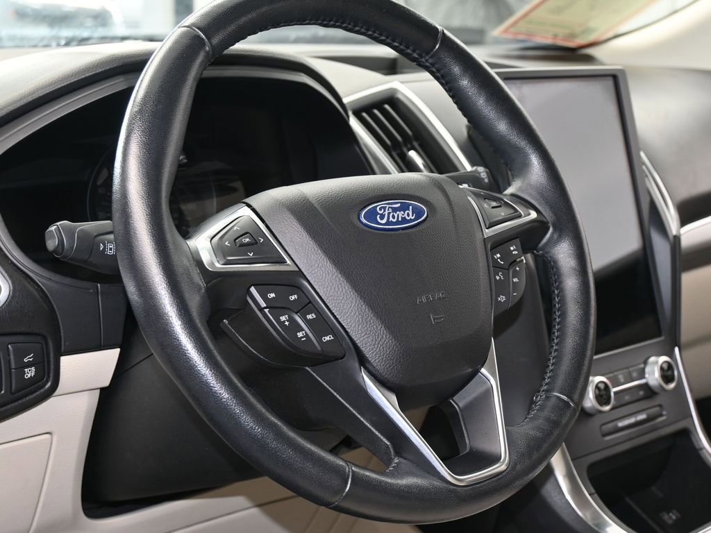 Used 2022 Ford Edge Titanium image 14