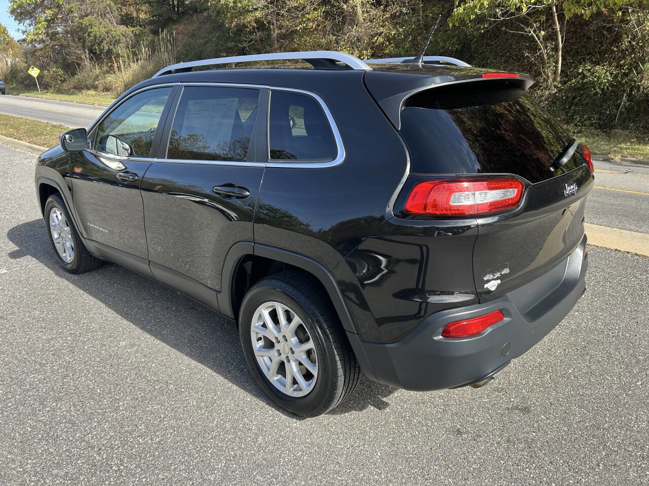Used 2016 Jeep Cherokee Latitude image 6