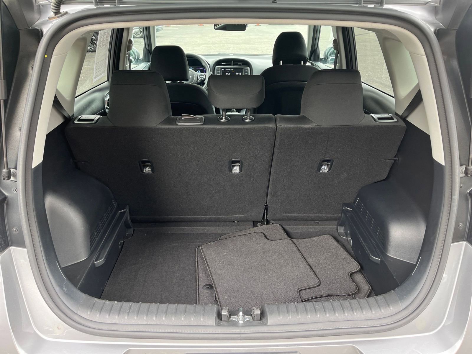 Used 2025 Kia Soul LX w/ LX Technology Package image 29