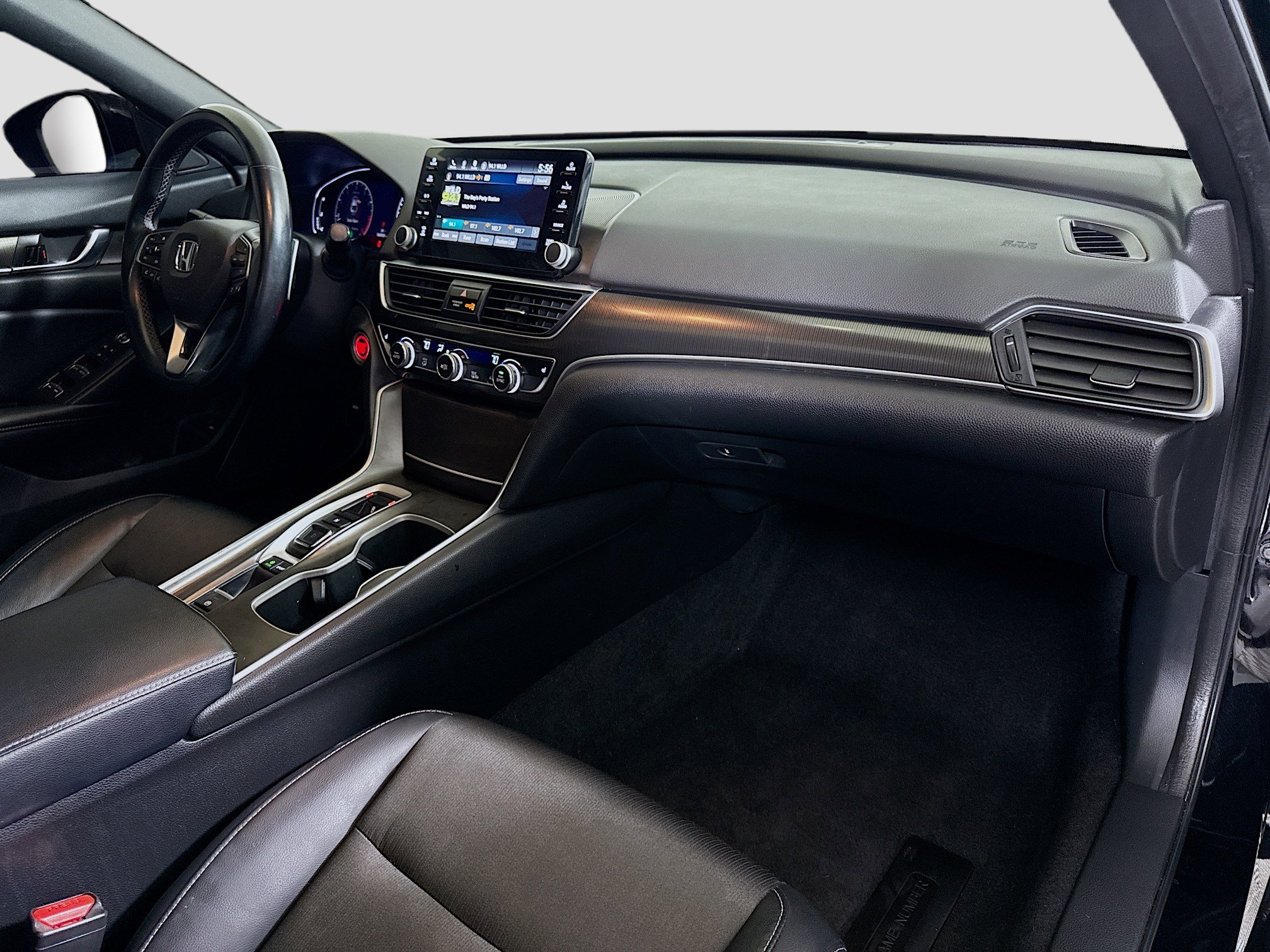 Used 2018 Honda Accord Sport image 30