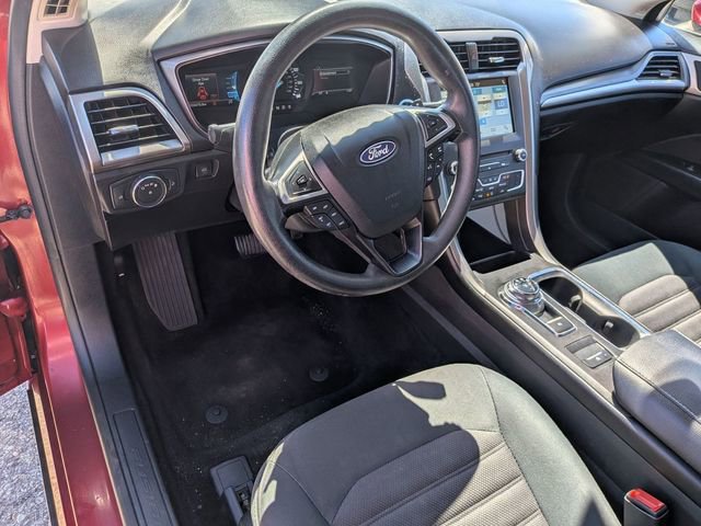 Used 2018 Ford Fusion SE w/ Fusion SE Technology Package FWD image 11