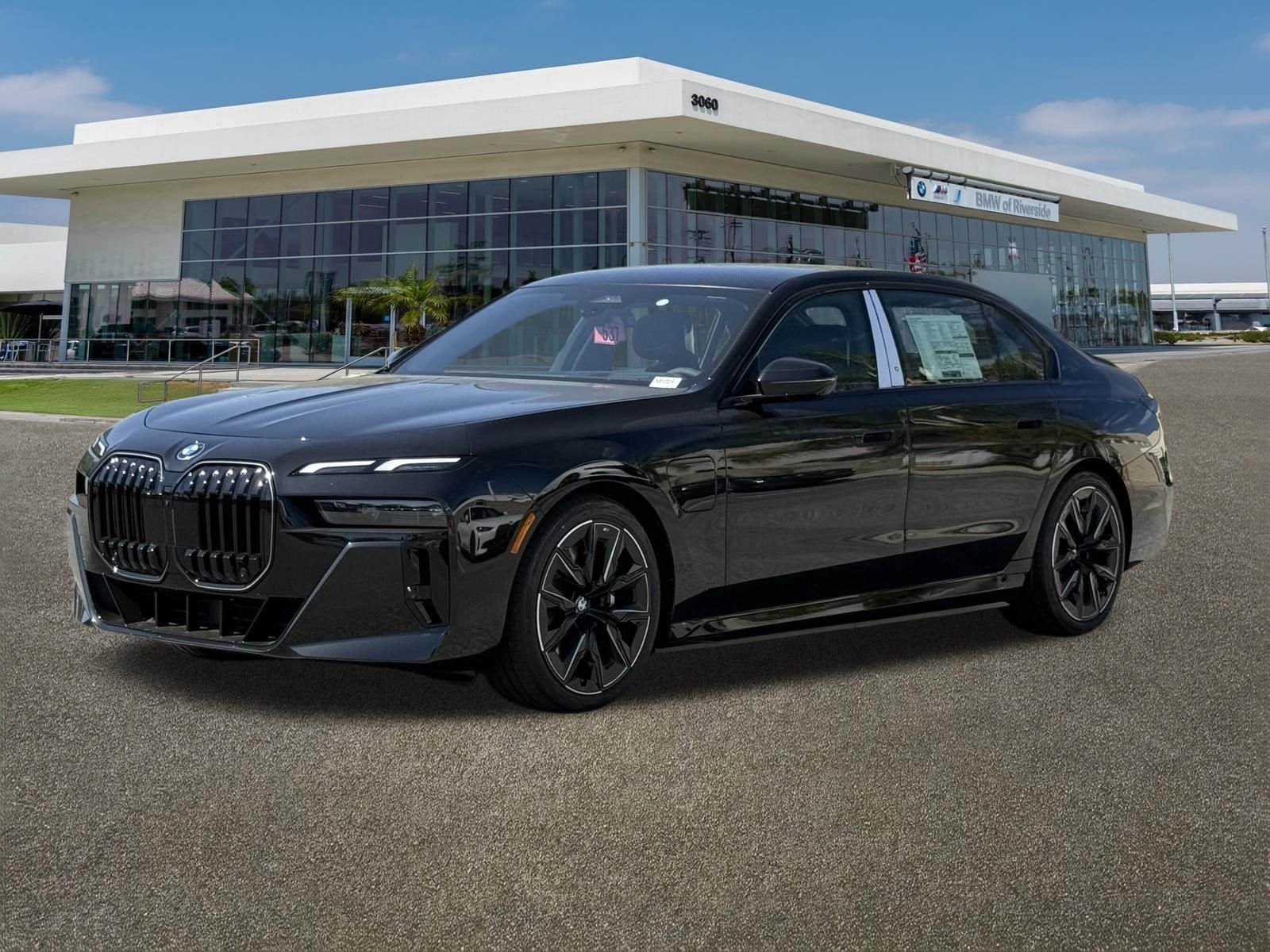 New 2026 BMW 750e xDrive w/ Premium Package AWD/4WD image 4
