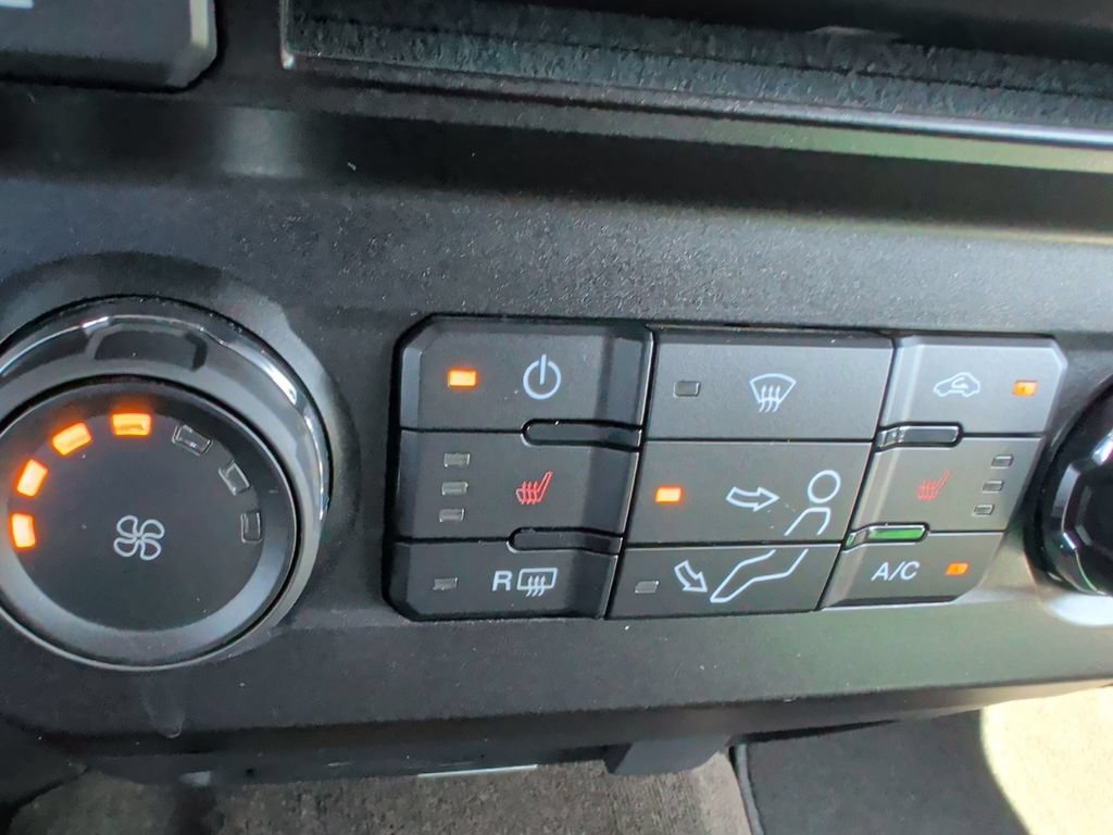 Used 2018 Ford F250 XLT w/ XLT Premium Package AWD/4WD image 14