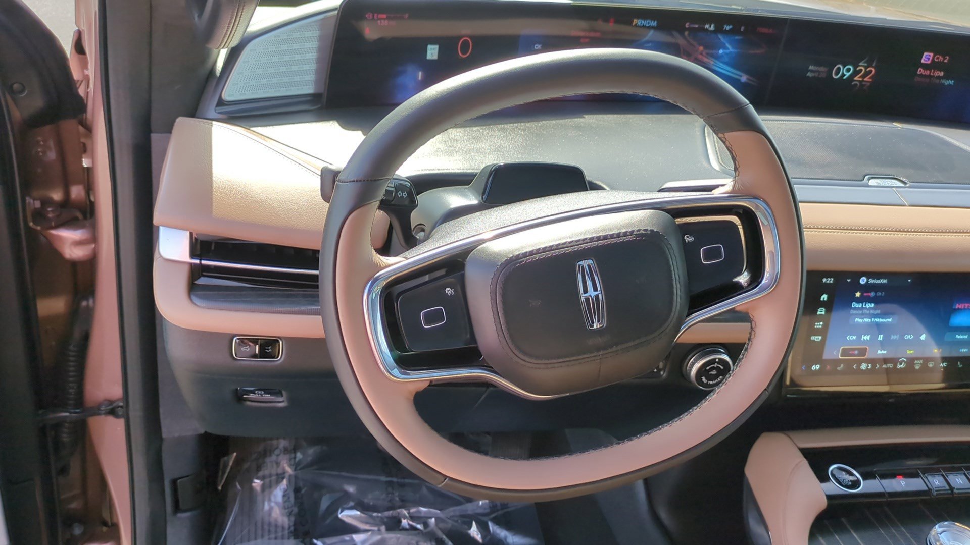 Used 2025 Lincoln Navigator L Black Label AWD/4WD image 17