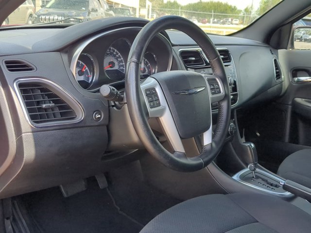 Used 2012 Chrysler 200 Touring FWD image 10