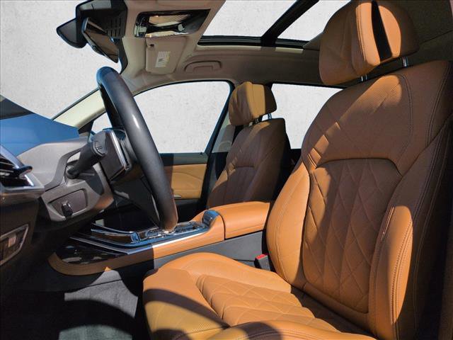 Used 2023 BMW X7 xDrive40i w/ Premium Package image 17