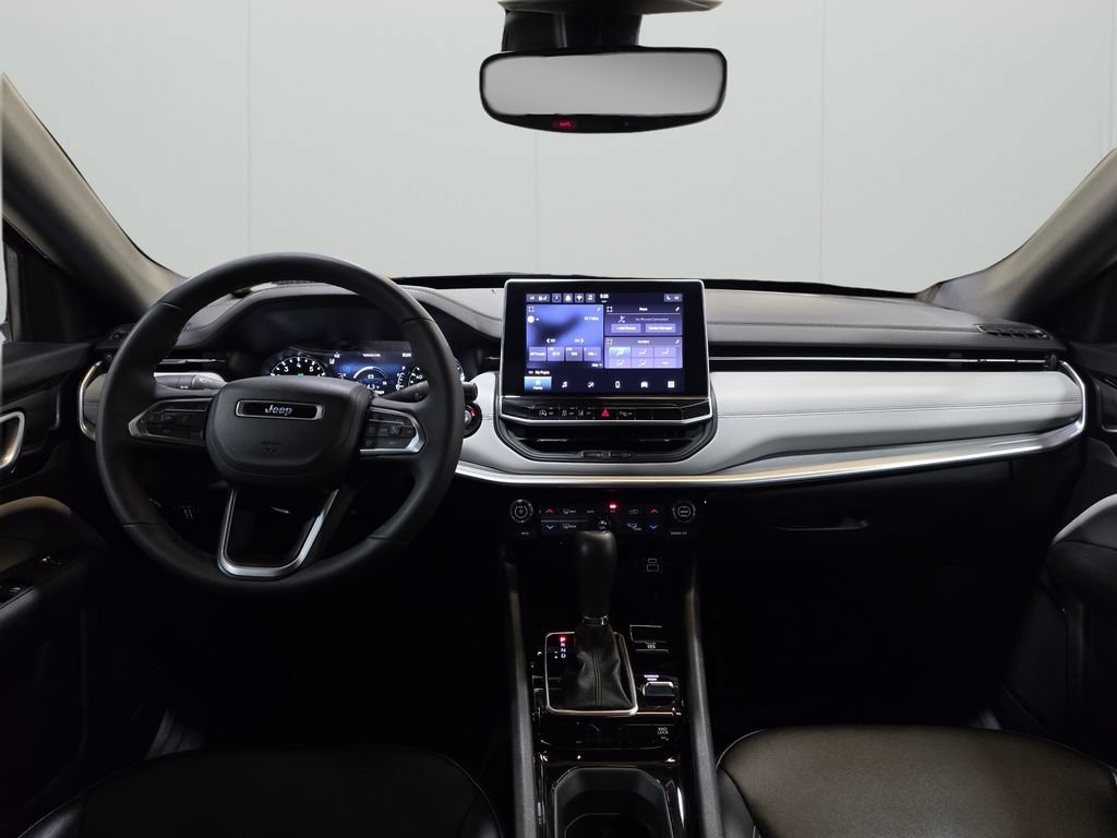 Certified 2026 Jeep Compass Limited AWD/4WD image 19