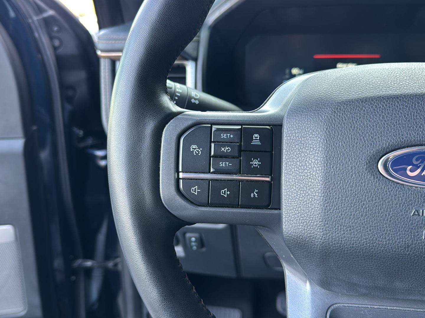 Used 2023 Ford F150 Lightning Lariat image 17