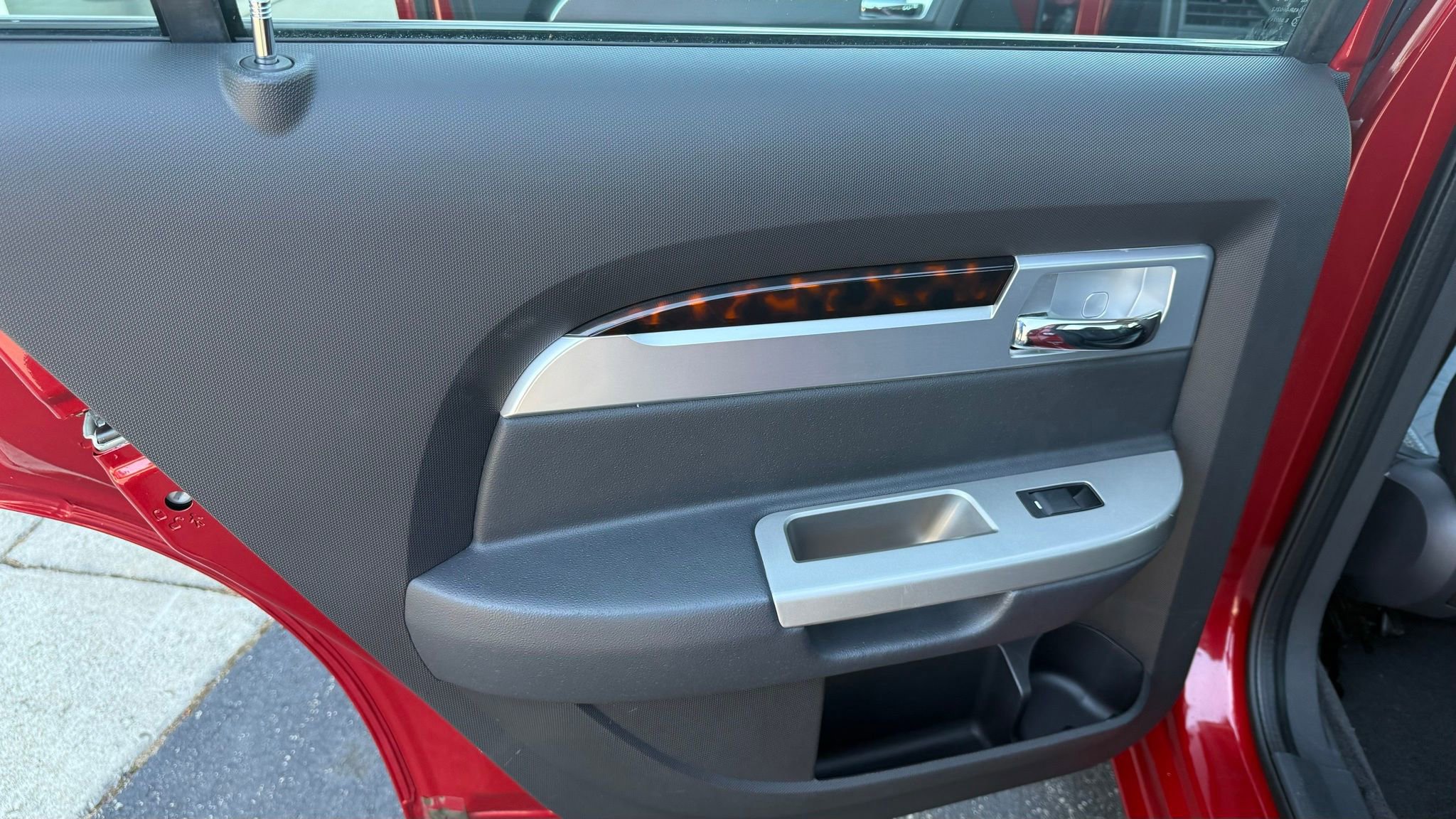 Used 2010 Chrysler Sebring Limited image 24