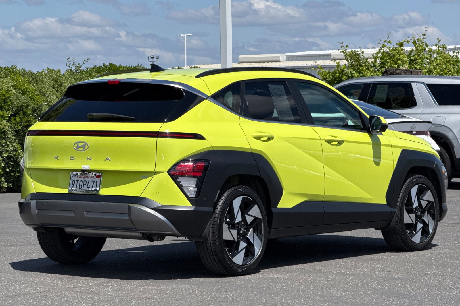 Used 2025 Hyundai Kona Limited FWD image 4