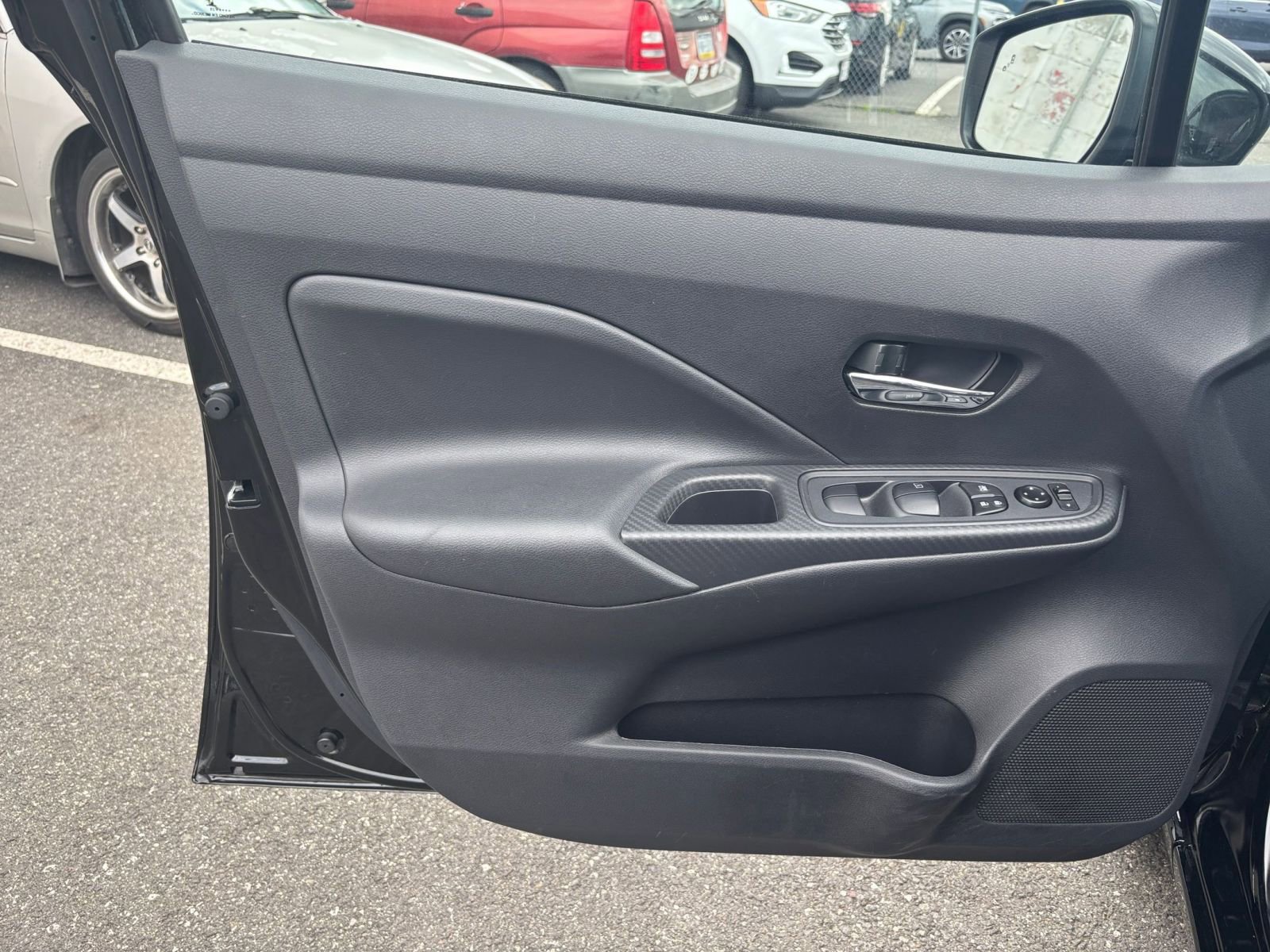 Used 2025 Nissan Versa SV FWD image 18