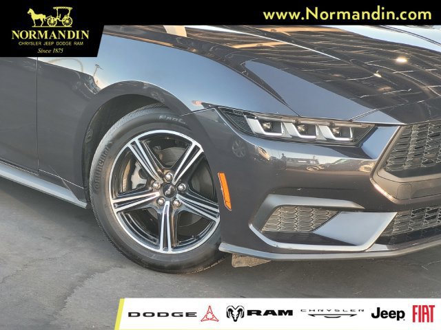 Used 2024 Ford Mustang Coupe RWD image 5