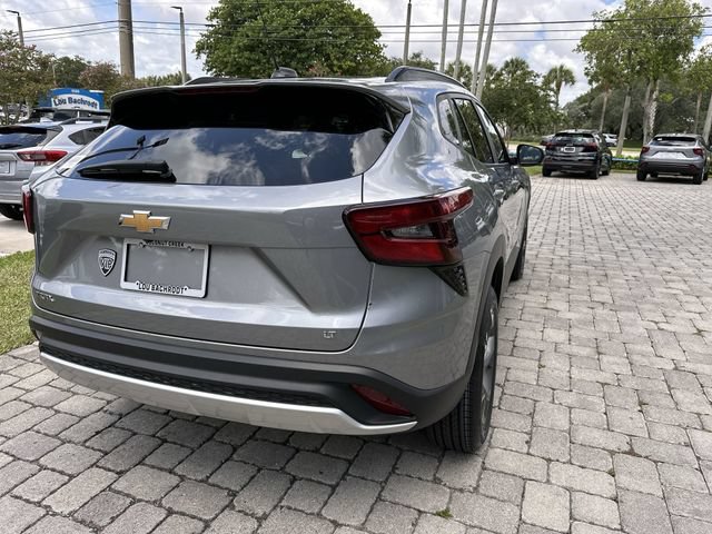 Used 2024 Chevrolet Trax LT FWD image 37