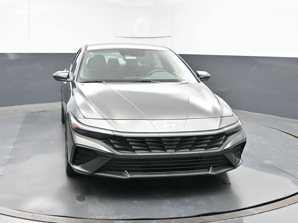 New 2026 Hyundai Elantra SEL Sport Premium FWD image 8