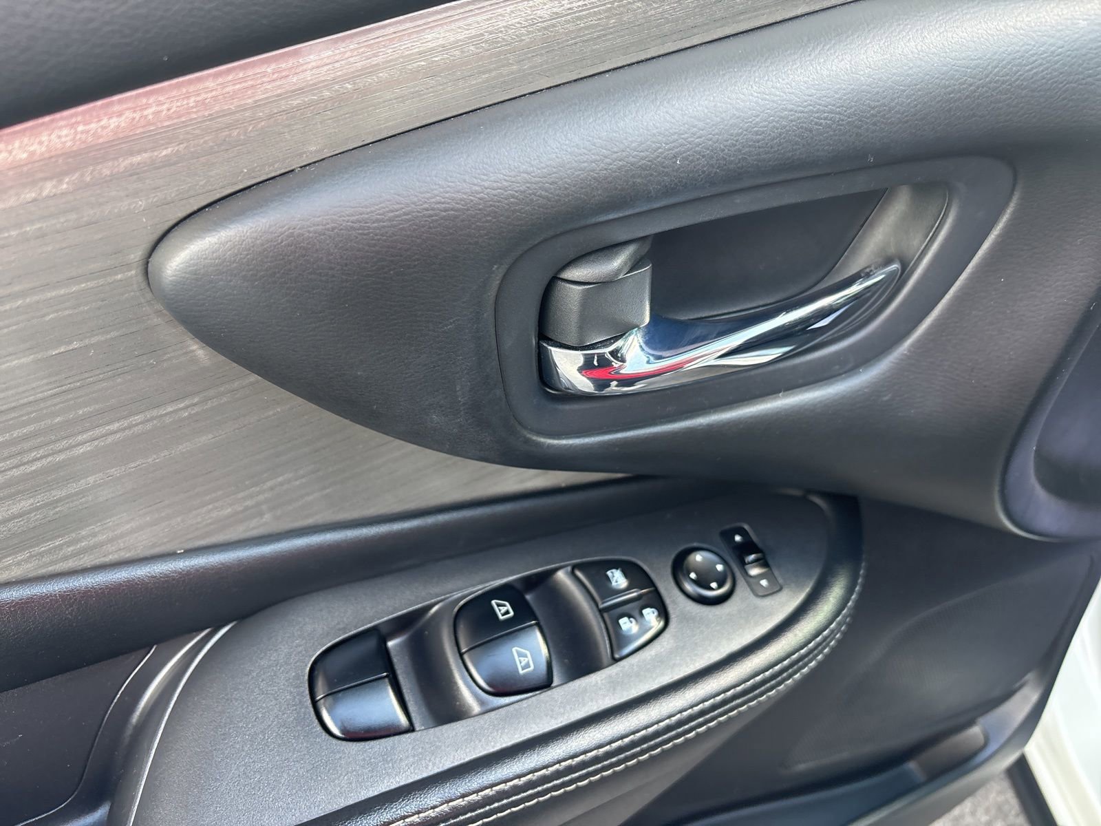 Used 2016 Nissan Murano SV image 22