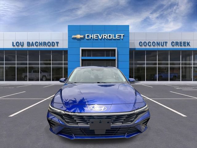 Used 2025 Hyundai Elantra Limited FWD image 3