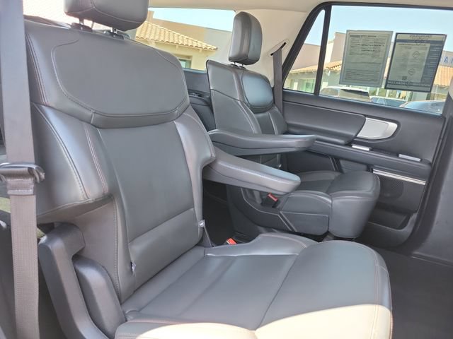 Certified 2025 Ford Expedition Active AWD/4WD image 27