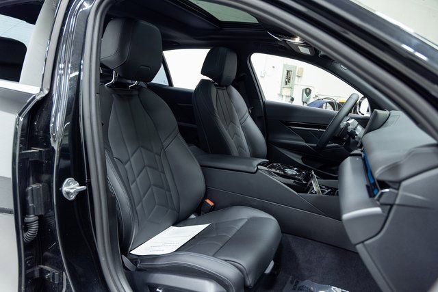 Certified 2025 BMW 530i 530i image 25