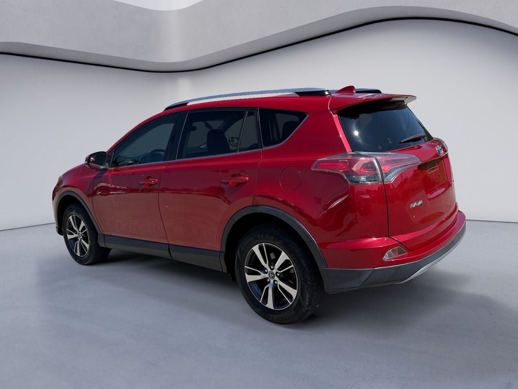 Used 2017 Toyota RAV4 XLE FWD image 3