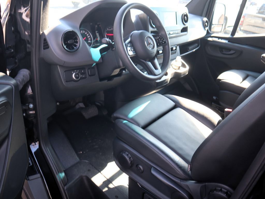 Used 2024 Mercedes-Benz Sprinter 2500 image 13