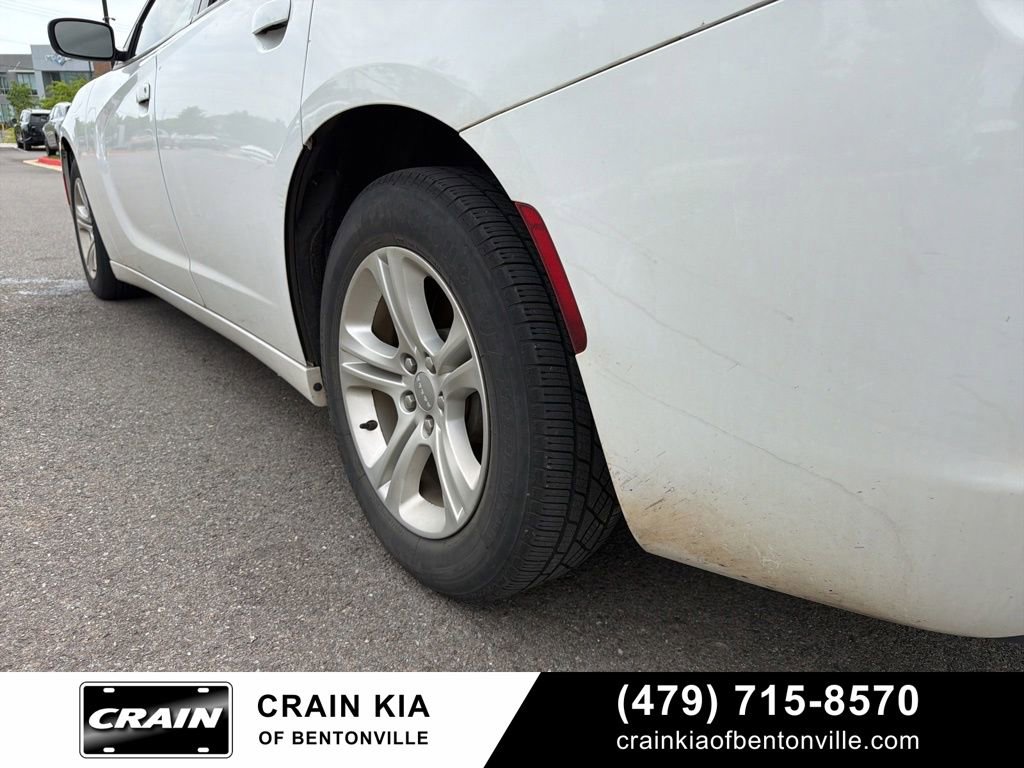 Used 2019 Dodge Charger SXT RWD image 11