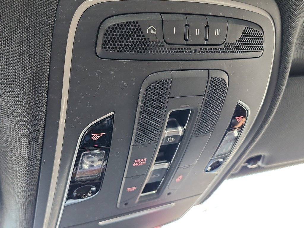 Used 2018 Audi A8 L 3.0T w/ Executive Package image 31