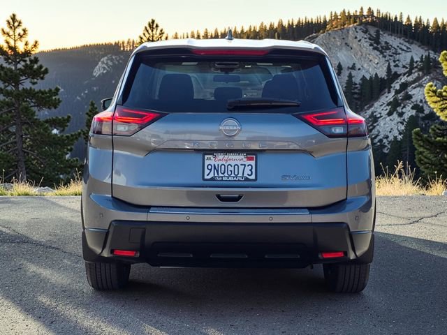 Used 2024 Nissan Rogue SV image 6