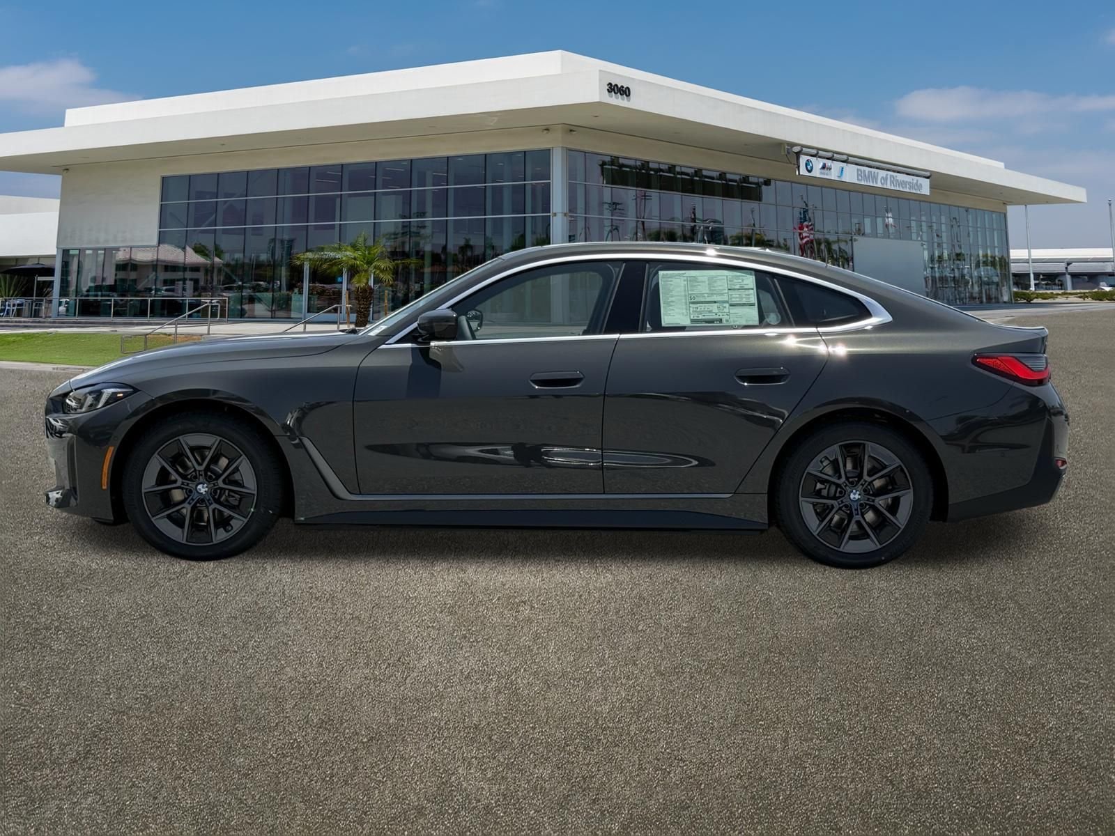 New 2026 BMW i4 eDrive40 w/ Parking Assistance Package RWD image 6