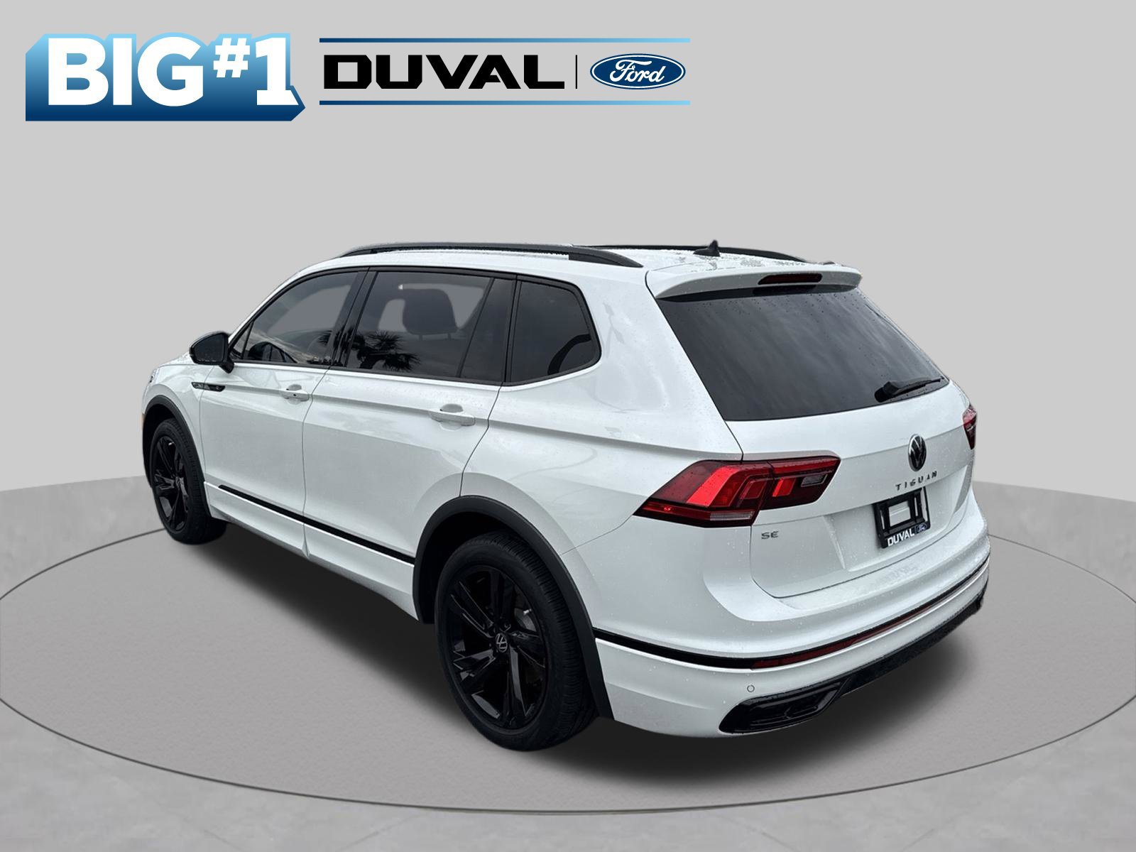 Used 2023 Volkswagen Tiguan SE R-Line FWD image 4