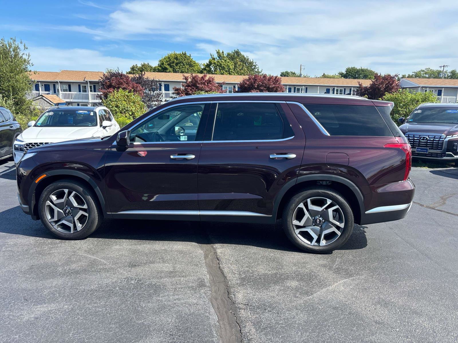 Used 2024 Hyundai Palisade Limited AWD/4WD image 2