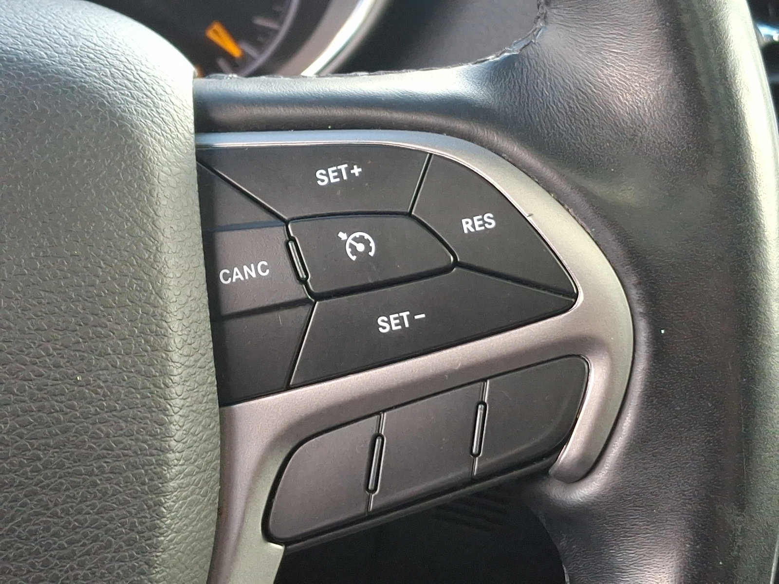 Used 2020 Jeep Grand Cherokee Limited w/ Luxury Group II image 23