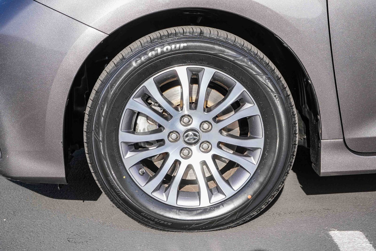 Certified 2019 Toyota Sienna XLE image 13