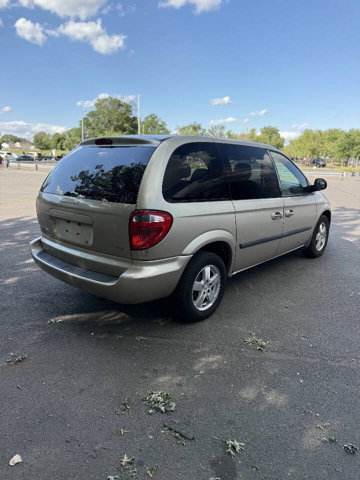 Used 2007 Dodge Caravan SXT FWD image 7