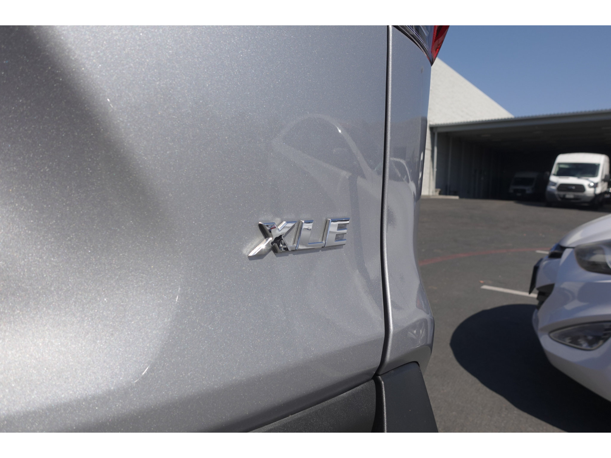 Used 2021 Toyota RAV4 XLE w/ XLE Grade Weather Package FWD image 25