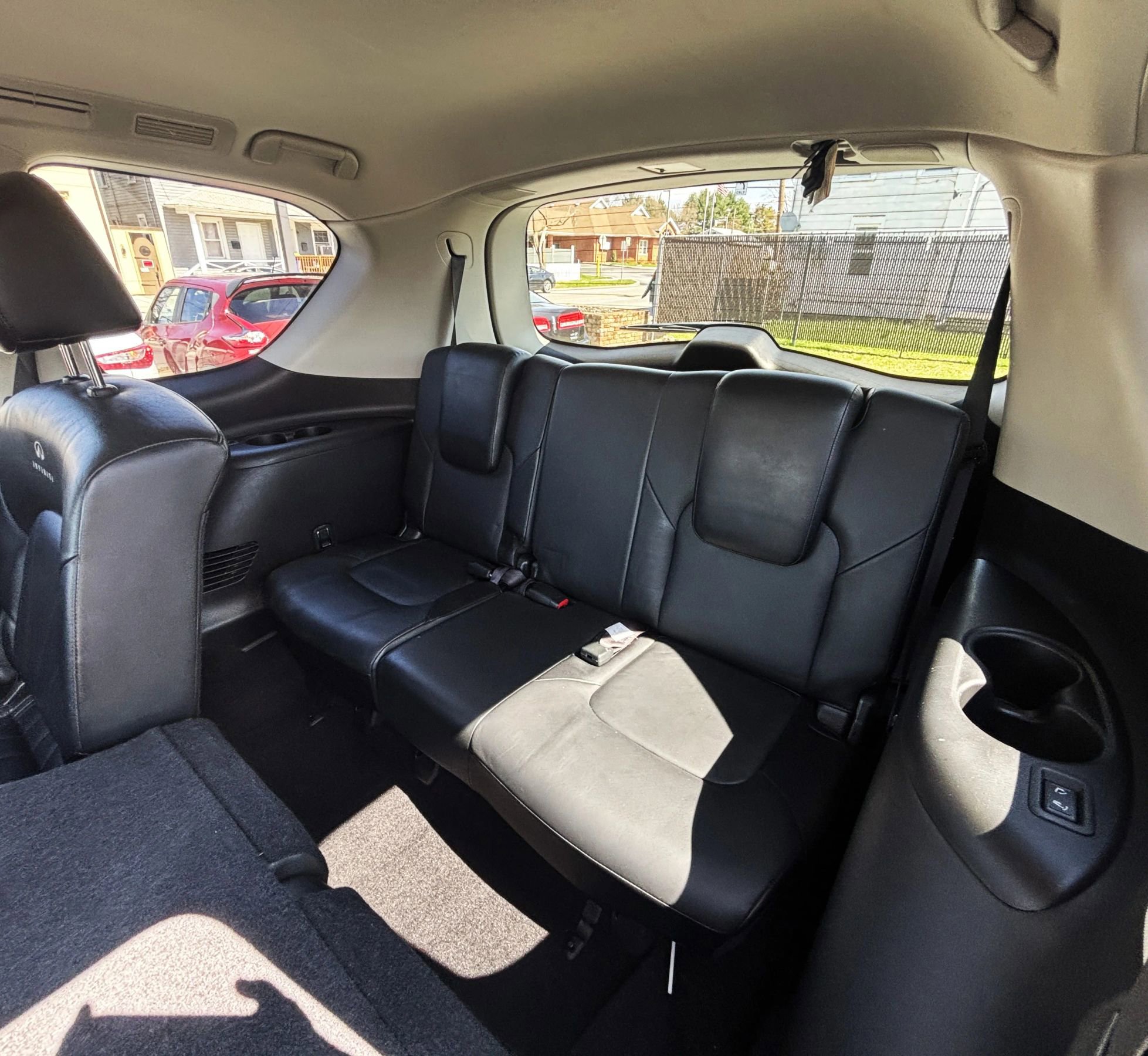 Used 2012 INFINITI QX56 4WD w/ Deluxe Touring Pkg image 10