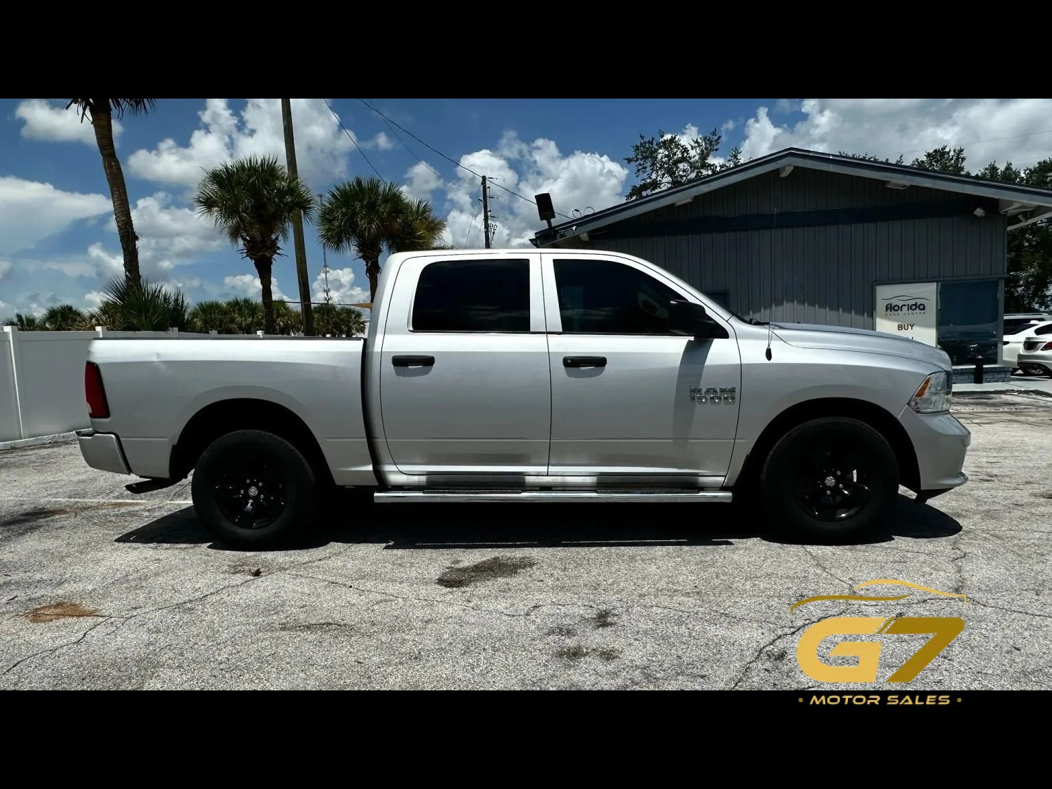 Used 2017 RAM 1500 Express RWD image 4