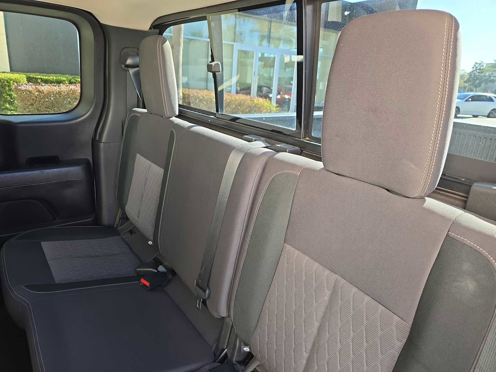 Used 2022 Nissan Titan S image 11