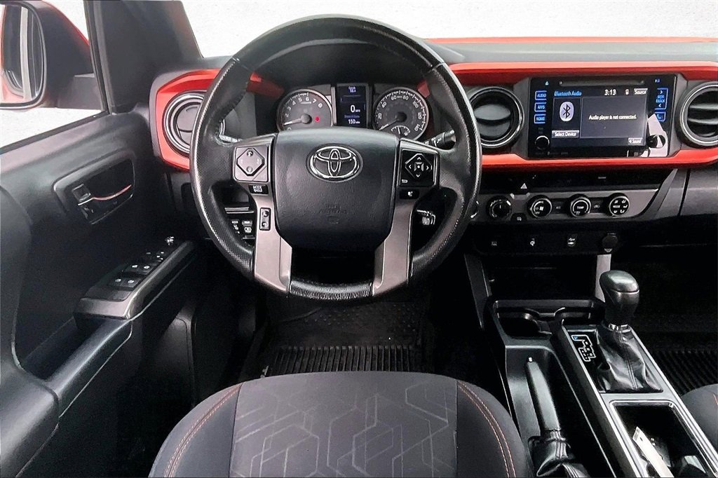 Used 2017 Toyota Tacoma TRD Off-Road image 9