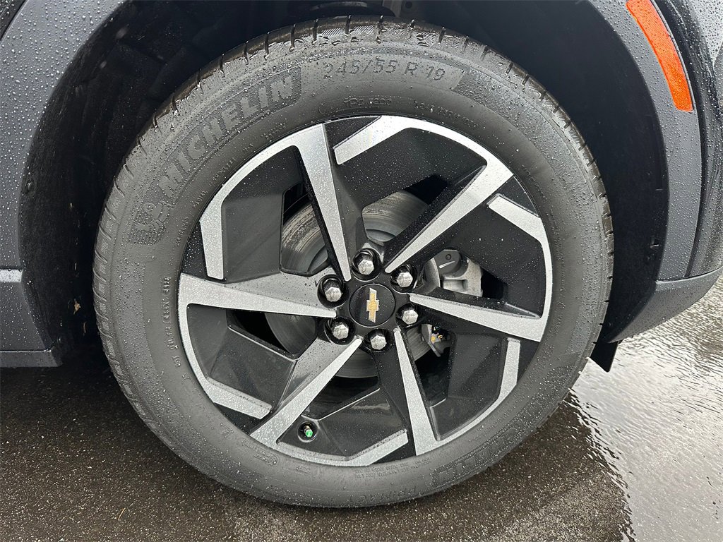 New 2026 Chevrolet Equinox EV LT image 9