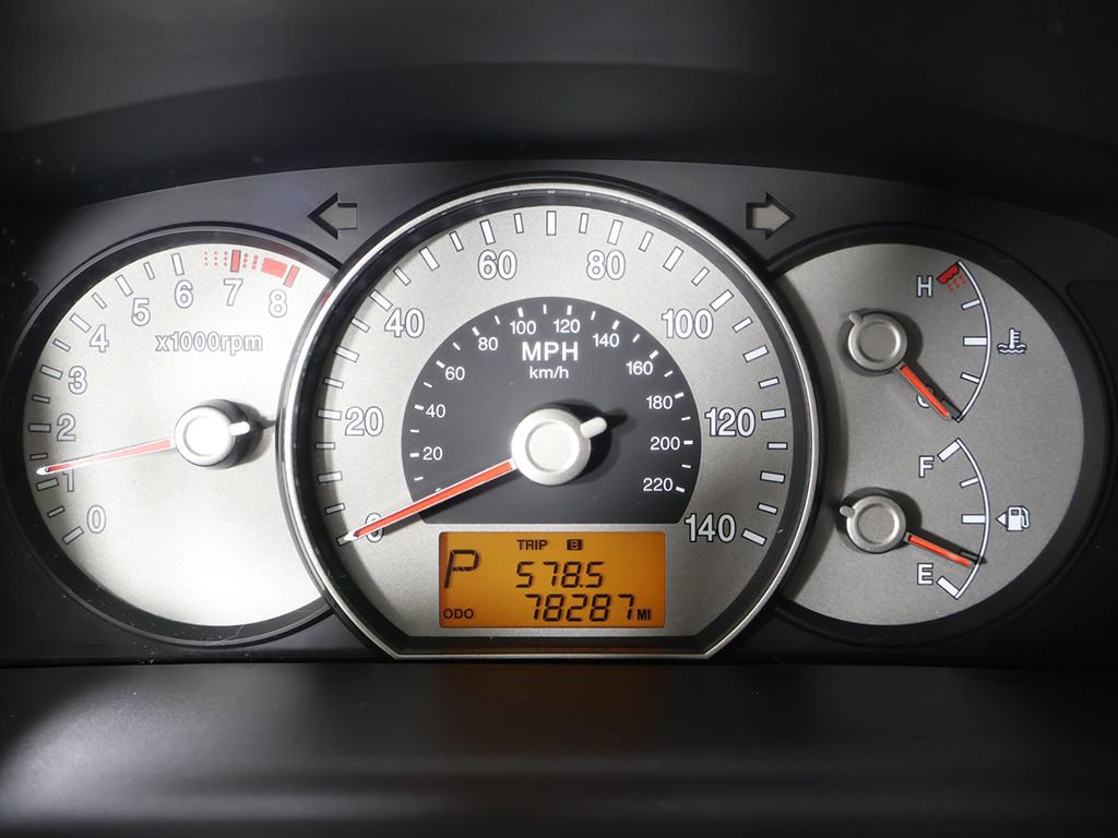 Used 2007 Kia Rondo LX w/ Convenience Pkg image 32