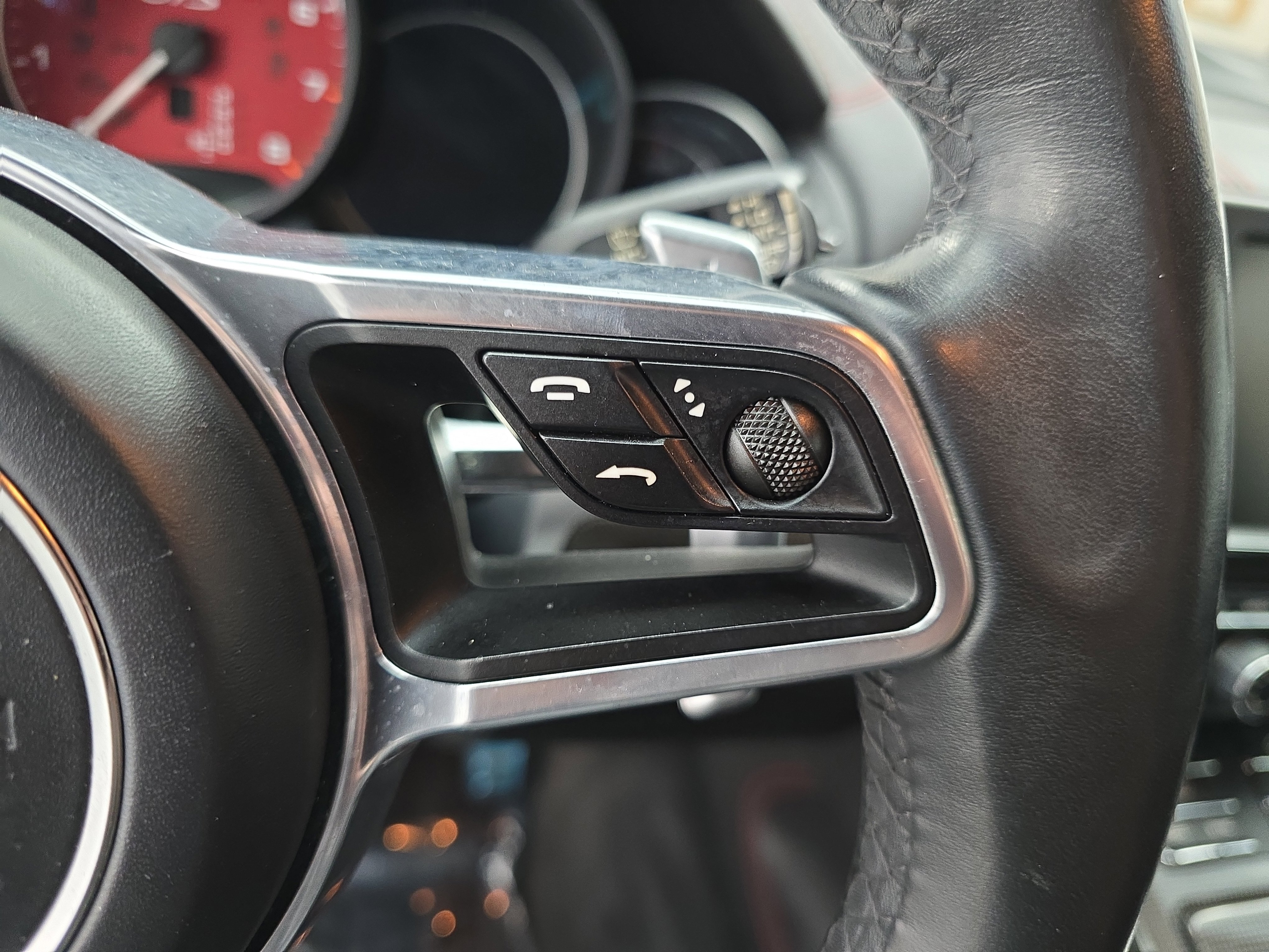 Used 2016 Porsche Cayenne GTS image 18