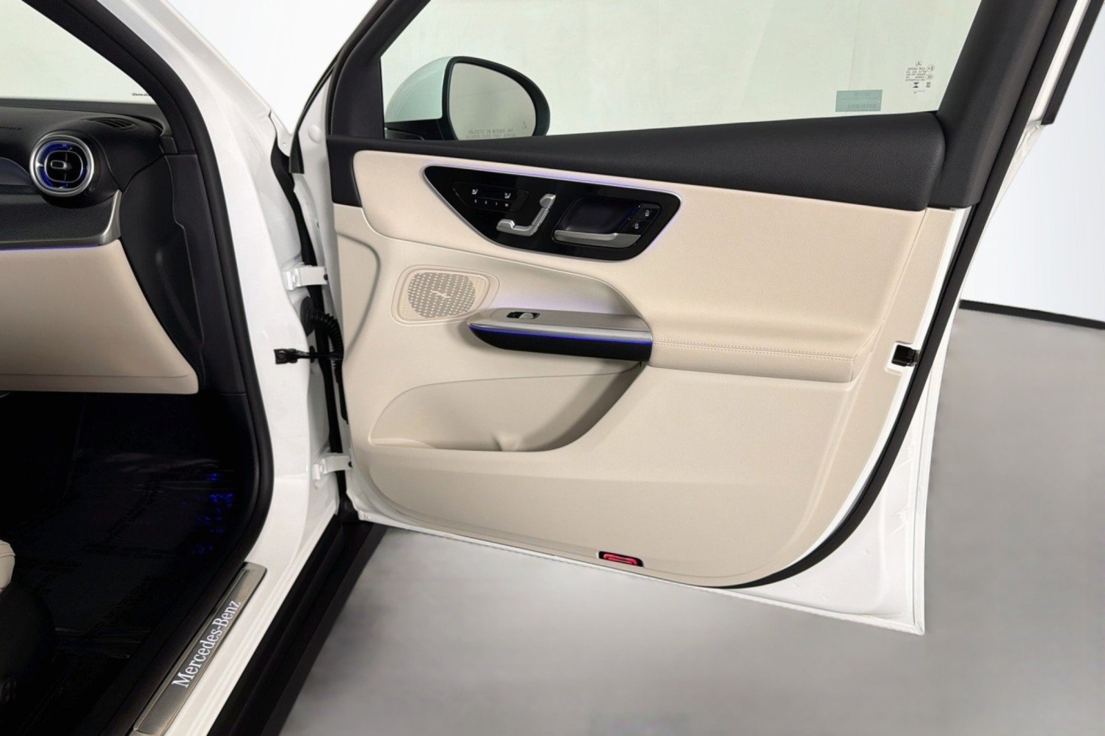 Certified 2025 Mercedes-Benz GLC 300 4MATIC image 26