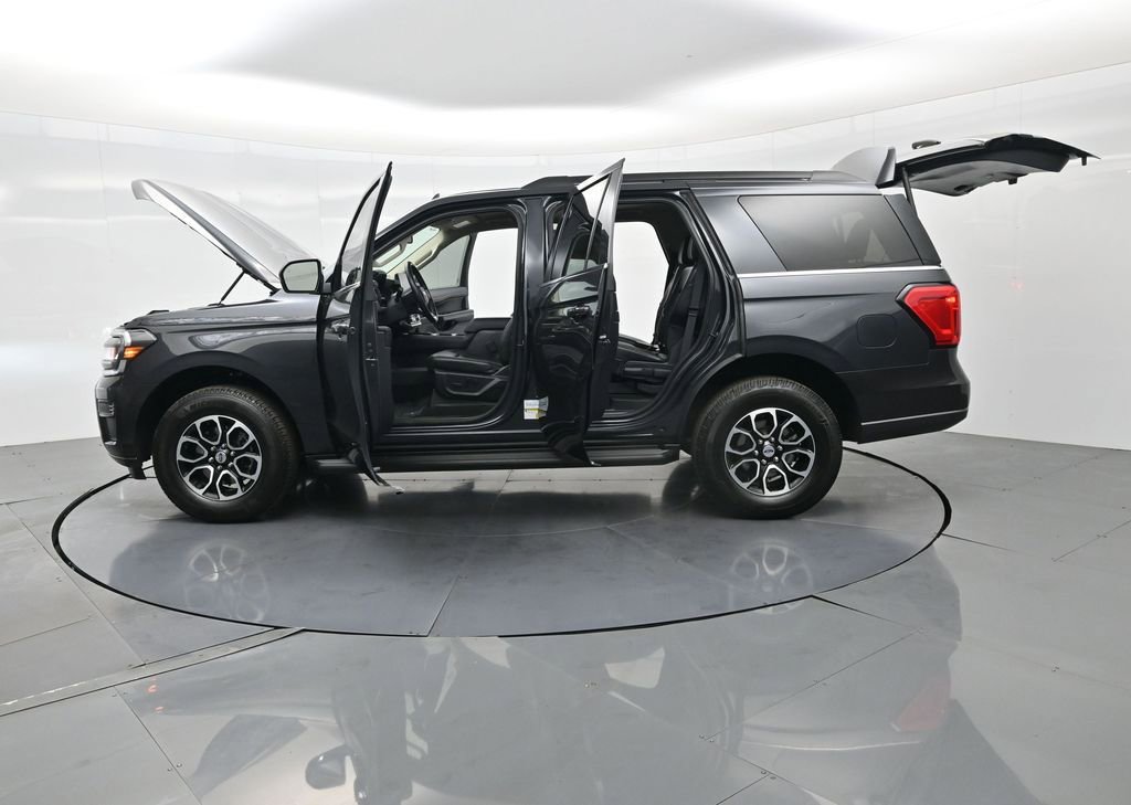 Used 2024 Ford Expedition XLT image 45